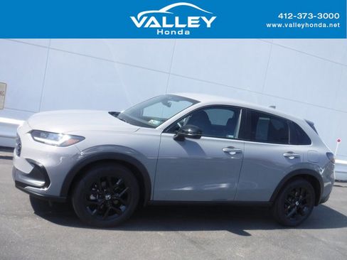 Used 2023 Honda HR-V Sport image 2