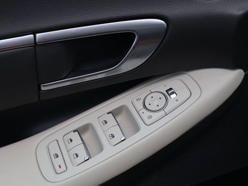 Used 2023 Hyundai Sonata SEL FWD image 40