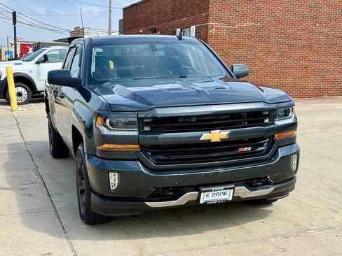 Used 2017 Chevrolet Silverado 1500 LT w/ All Star Edition AWD/4WD image 3