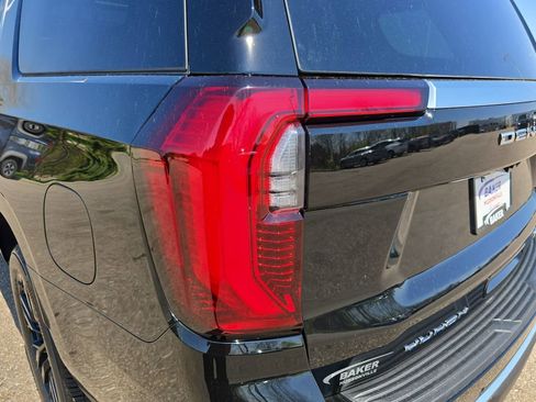 New 2026 GMC Yukon XL Denali w/ Denali Reserve Package AWD/4WD image 39