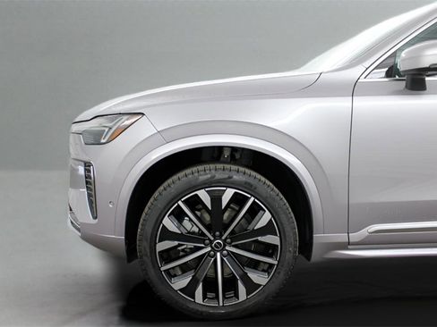New 2026 Volvo XC90 B6 Plus w/ Protection Package Premier image 34