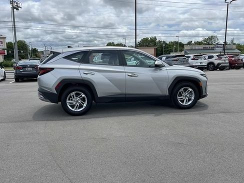 Certified 2025 Hyundai Tucson SE FWD image 4
