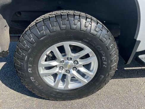 Used 2020 Chevrolet Silverado 1500 LT w/ Texas Edition image 34