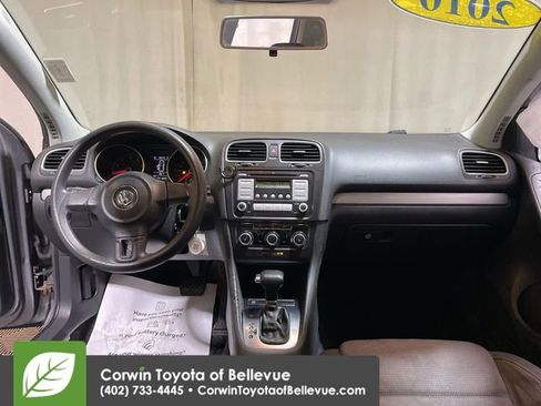 Used 2010 Volkswagen Golf 4-Door image 11