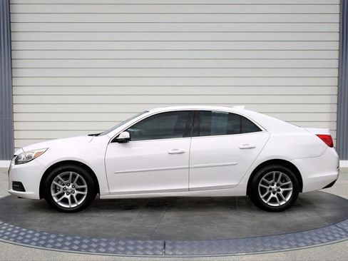 Used 2015 Chevrolet Malibu LT image 4