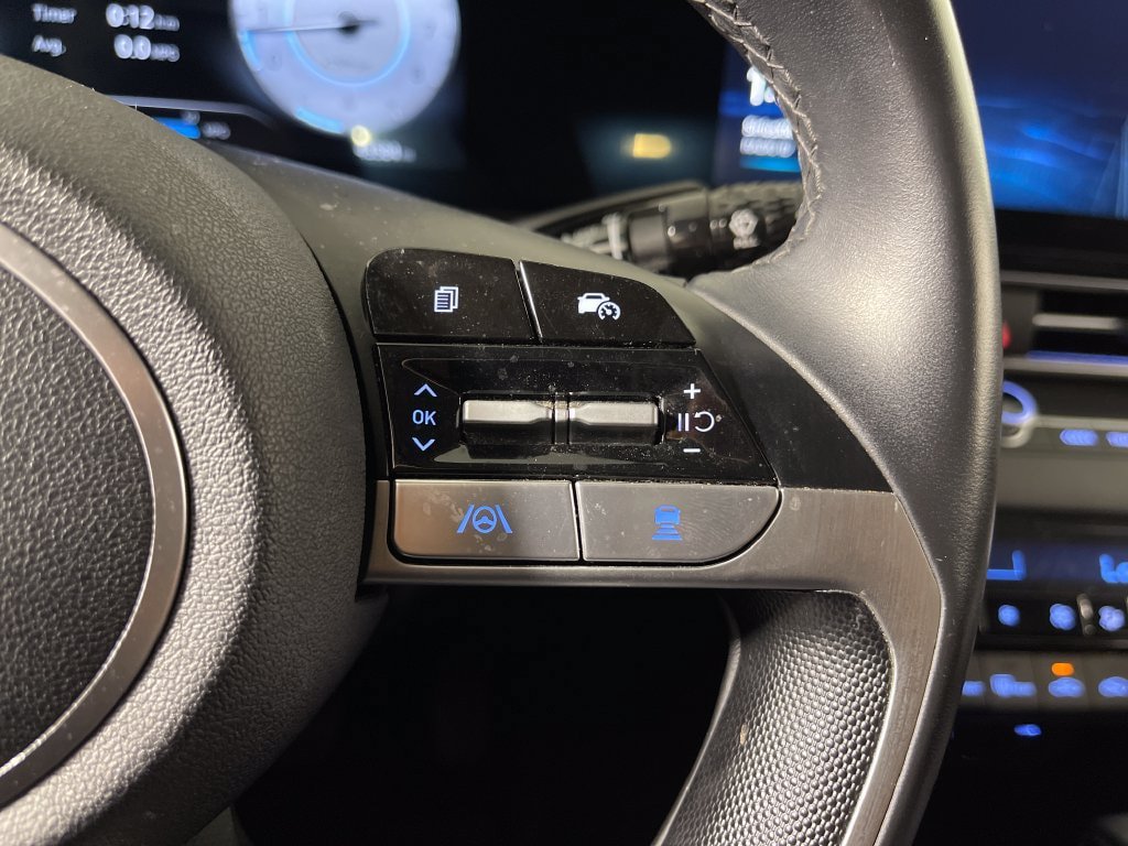 Certified 2025 Hyundai Elantra SEL FWD image 30
