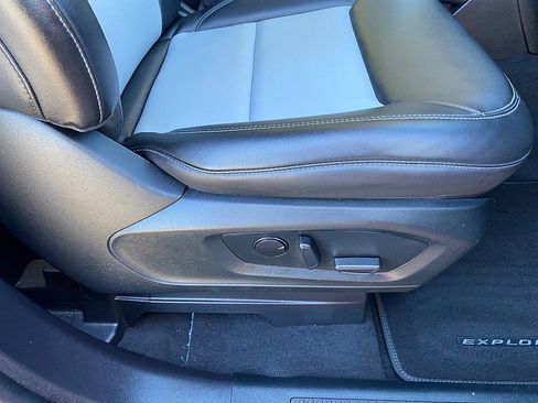 Certified 2022 Ford Explorer XLT w/ Equipment Group 202A image 32