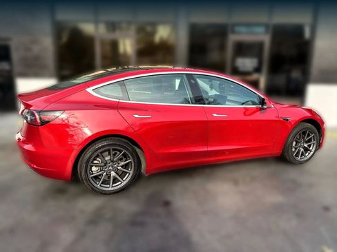 Used 2020 Tesla Model 3 Standard Range Plus image 5