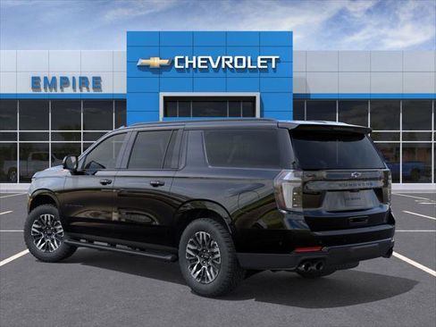 New 2026 Chevrolet Suburban Z71 w/ Comfort Package image 3