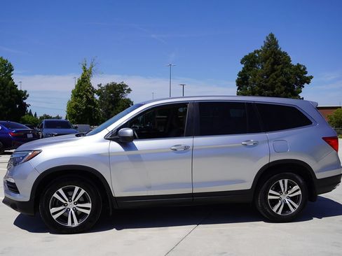Used 2018 Honda Pilot EX image 3
