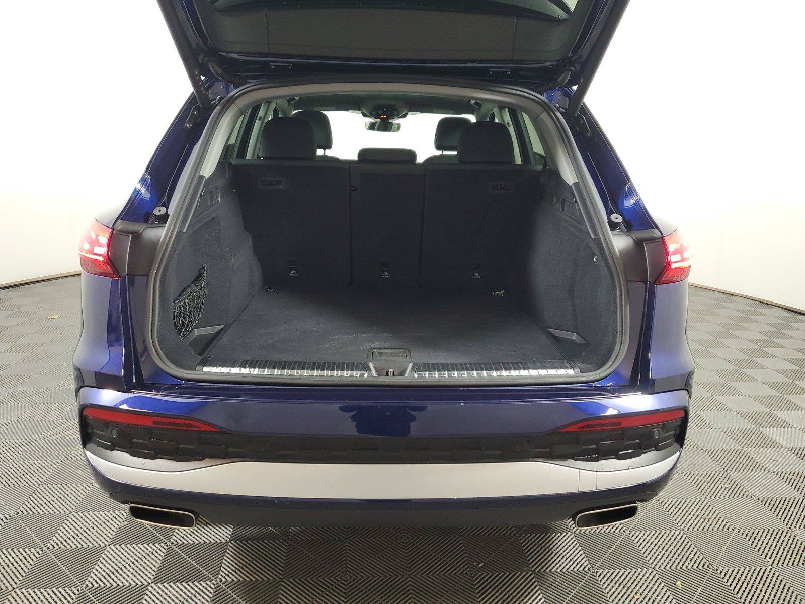Certified 2025 Audi Q5 Premium w/ Convenience Package AWD/4WD image 9