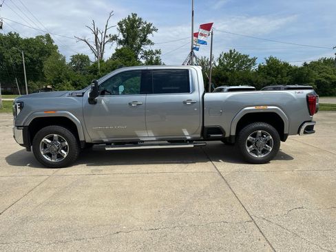 Used 2025 GMC Sierra 2500 SLE w/ SLE Value Package; AWD/4WD image 6