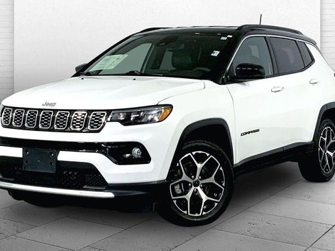 Used 2025 Jeep Compass Limited image 12