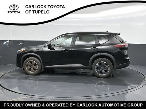 Used 2024 Nissan Rogue SV w/ SV Premium Package FWD image 10