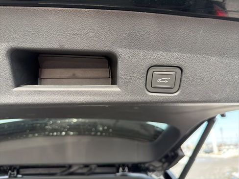 Used 2025 GMC Acadia Elevation image 36