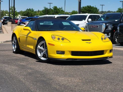 Used 2013 Chevrolet Corvette Grand Sport w/ 3LT Preferred Equipment Group RWD image 2