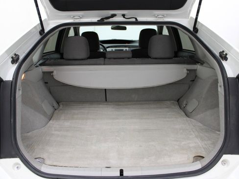 Used 2015 Toyota Prius Three image 9