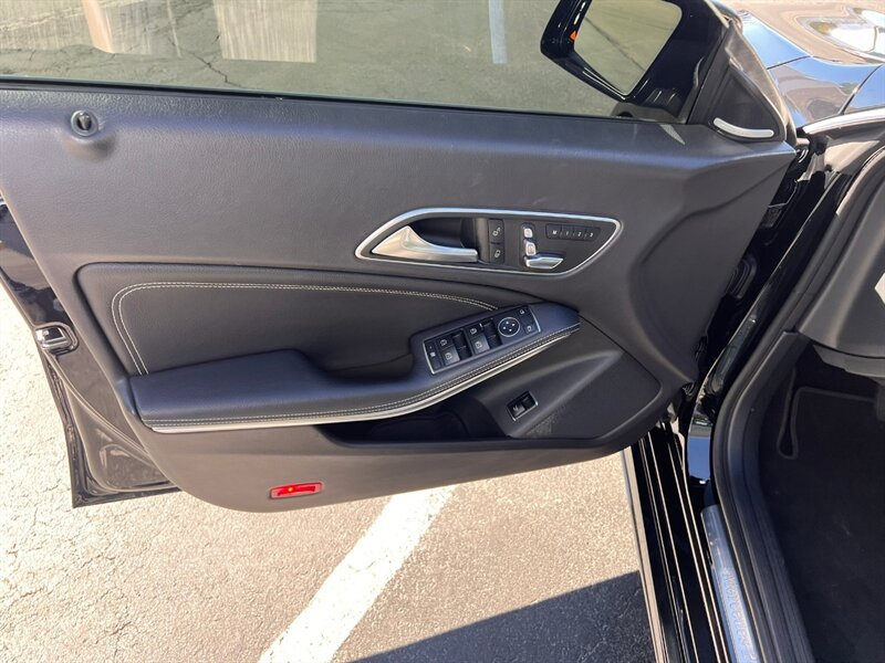 Used 2019 Mercedes-Benz CLA 250 4MATIC w/ Premium Package image 18