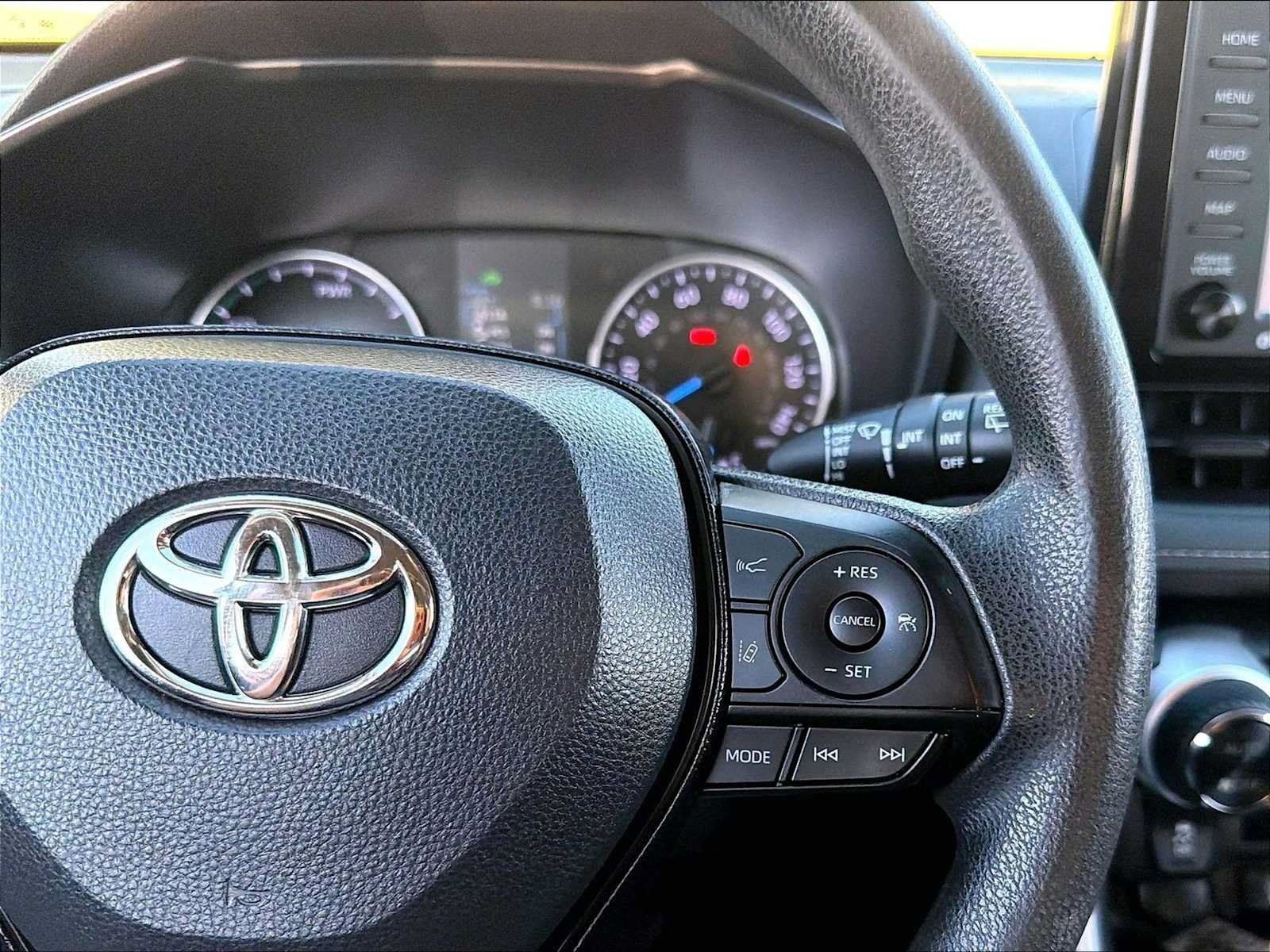 Used 2021 Toyota RAV4 XLE w/ Convenience Package AWD/4WD image 20