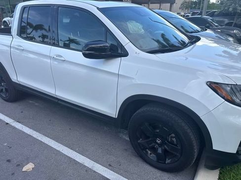 Used 2025 Honda Ridgeline Black Edition image 2