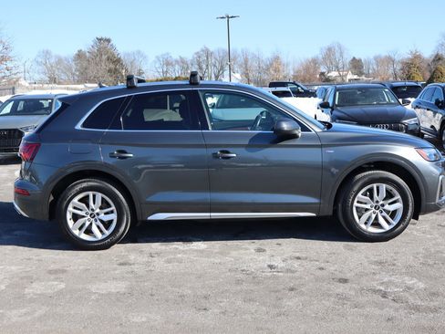Used 2023 Audi Q5 2.0T Premium w/ Convenience Package image 5