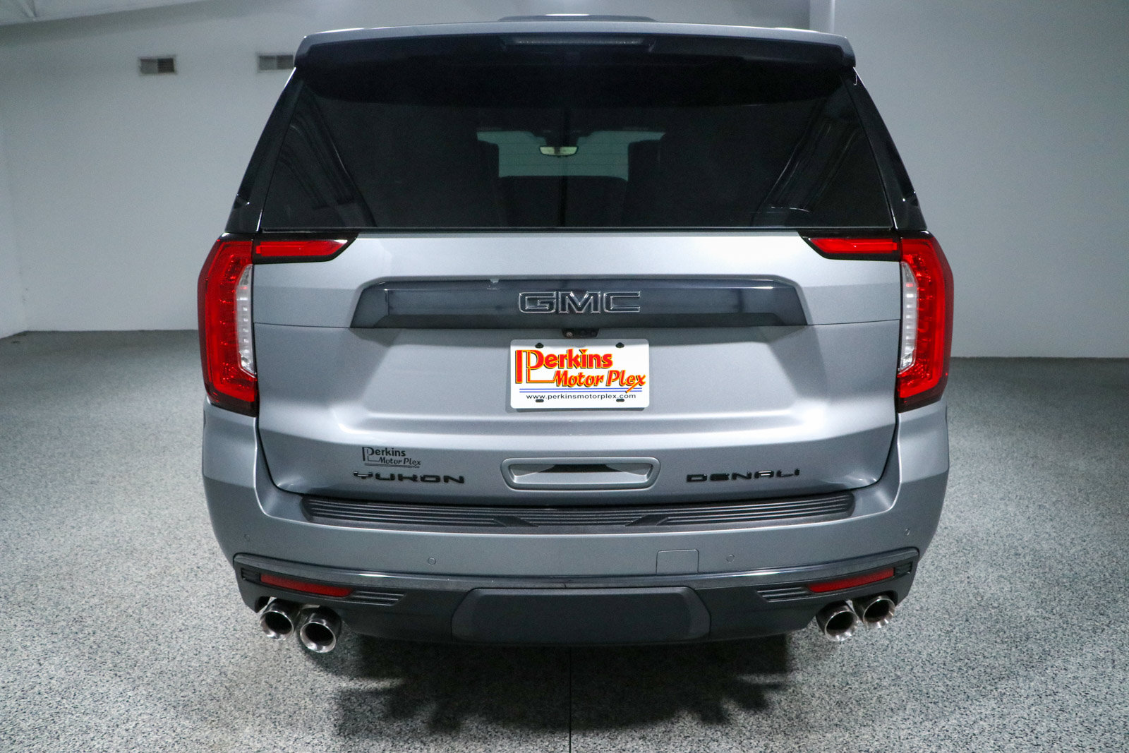 Used 2023 GMC Yukon Denali Ultimate AWD/4WD image 8