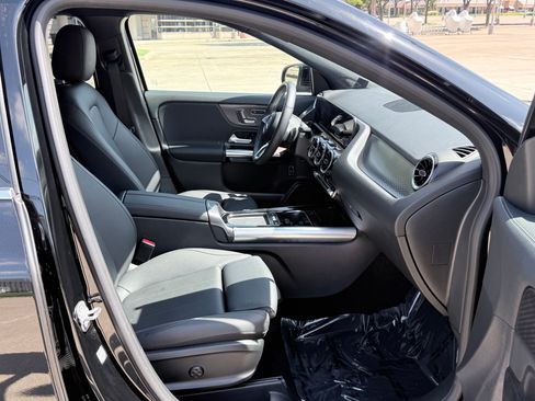 Used 2026 Mercedes-Benz GLA 250 4MATIC image 44