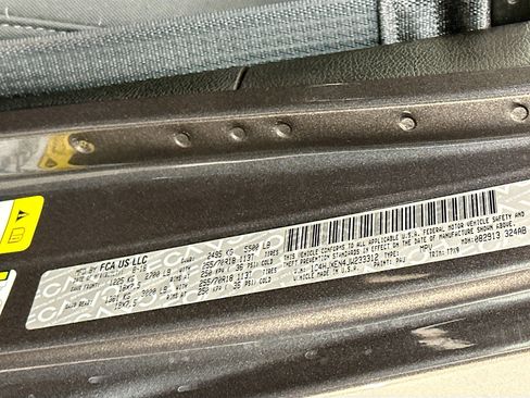 Used 2018 Jeep Wrangler Unlimited Sahara image 12