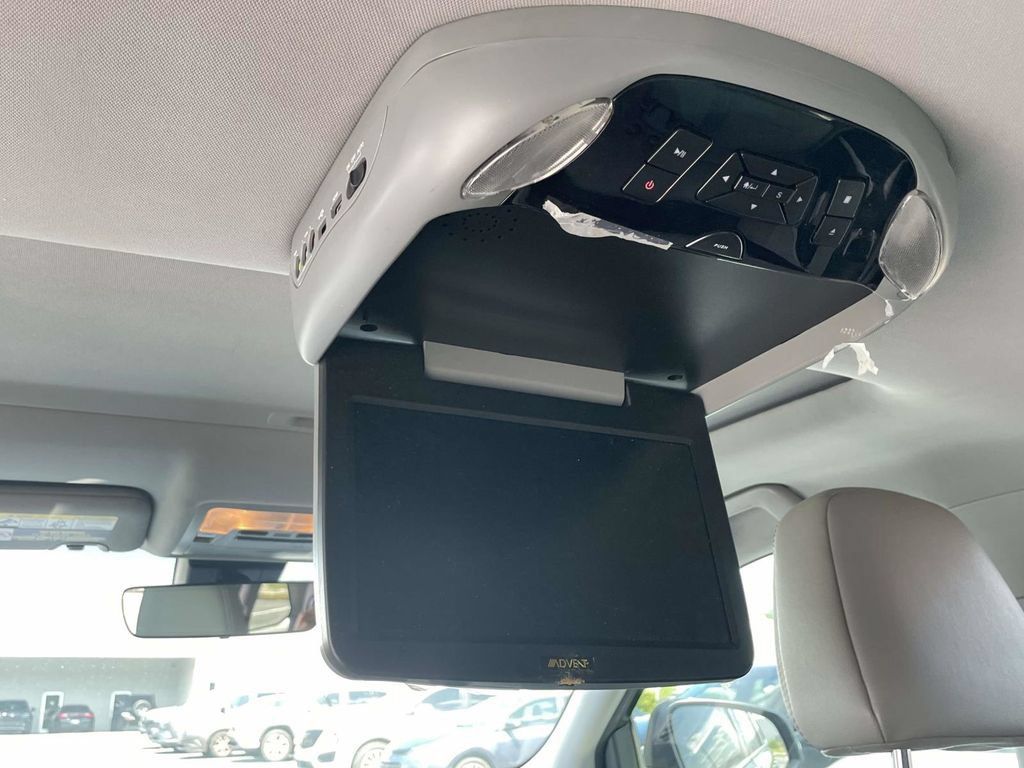 Used 2017 Toyota Highlander XLE AWD/4WD image 20