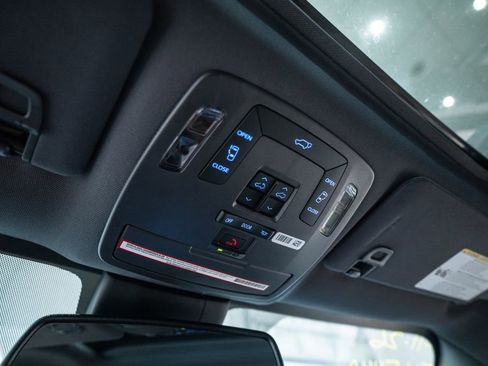 Certified 2021 Toyota Sienna XLE image 32