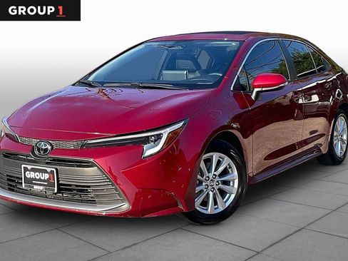 Used 2026 Toyota Corolla XLE FWD image 1