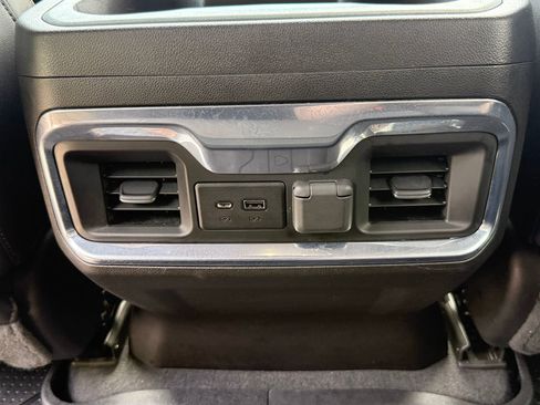 Used 2022 Chevrolet Silverado 1500 High Country w/ Technology Package AWD/4WD image 19