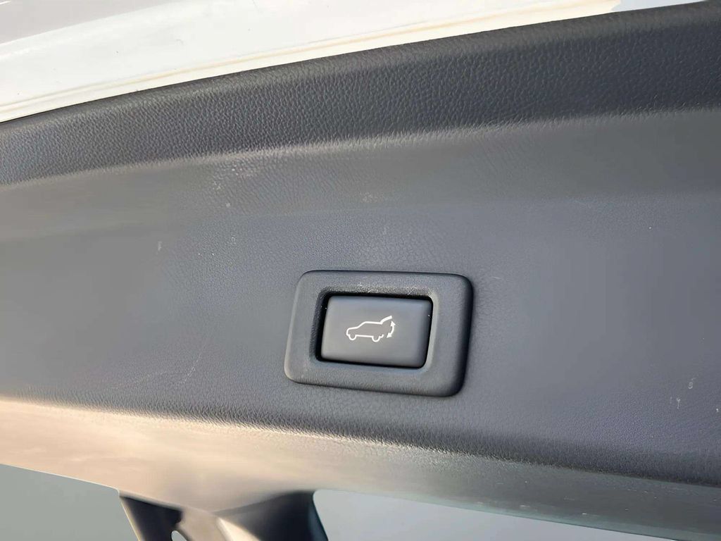 Used 2019 Subaru Ascent Limited AWD/4WD image 14