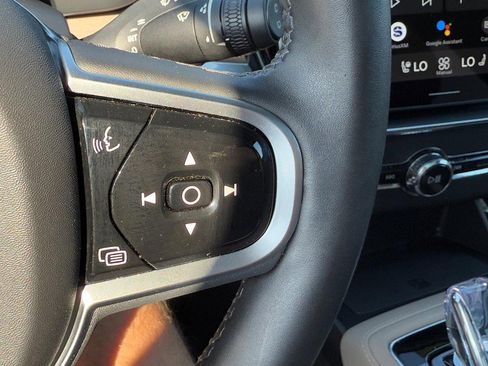 Certified 2025 Volvo XC90 B6 Plus image 19