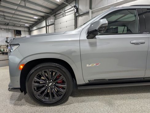 Used 2024 Cadillac Escalade V w/ LPO, ONYX Package image 8