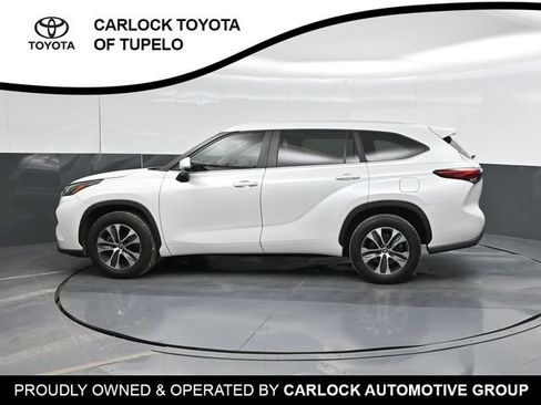 Used 2023 Toyota Highlander XLE FWD image 10