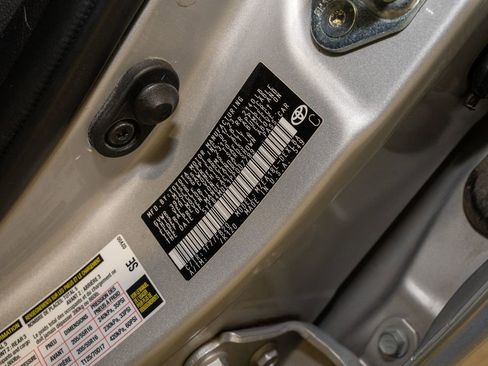 Used 2023 Toyota Corolla LE image 19