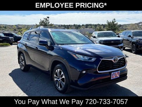 Used 2020 Toyota Highlander XLE AWD/4WD image 6