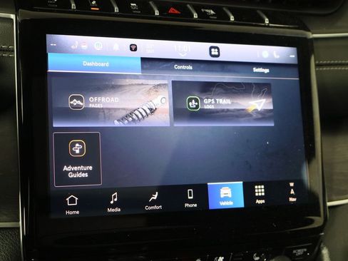 Used 2025 Jeep Grand Cherokee L Limited w/ Luxury Tech Group II image 37