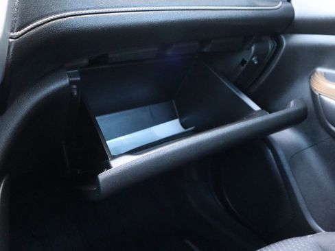 Used 2021 GMC Acadia SLE image 39