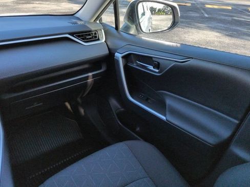 Used 2025 Toyota RAV4 XLE w/ Convenience Package FWD image 16