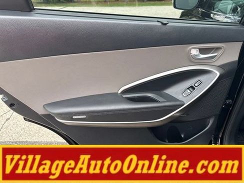 Used 2017 Hyundai Santa Fe Limited AWD/4WD image 38
