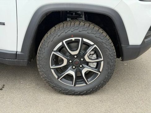 New 2026 Jeep Compass Trailhawk w/ Sun, Sound & Navigation Group AWD/4WD image 3