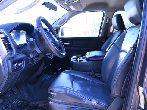 Used 2019 RAM 2500 Tradesman w/ Chrome Appearance Group image 3