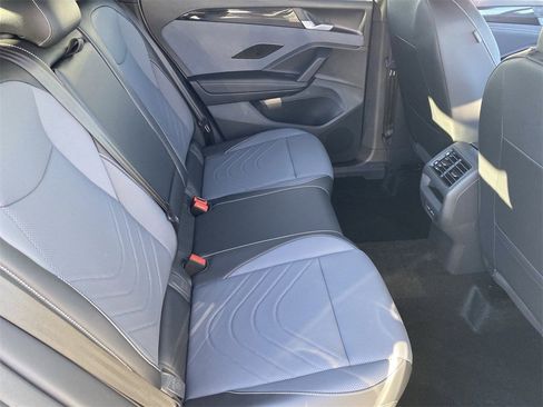 New 2026 Volkswagen Tiguan SE R-Line image 9