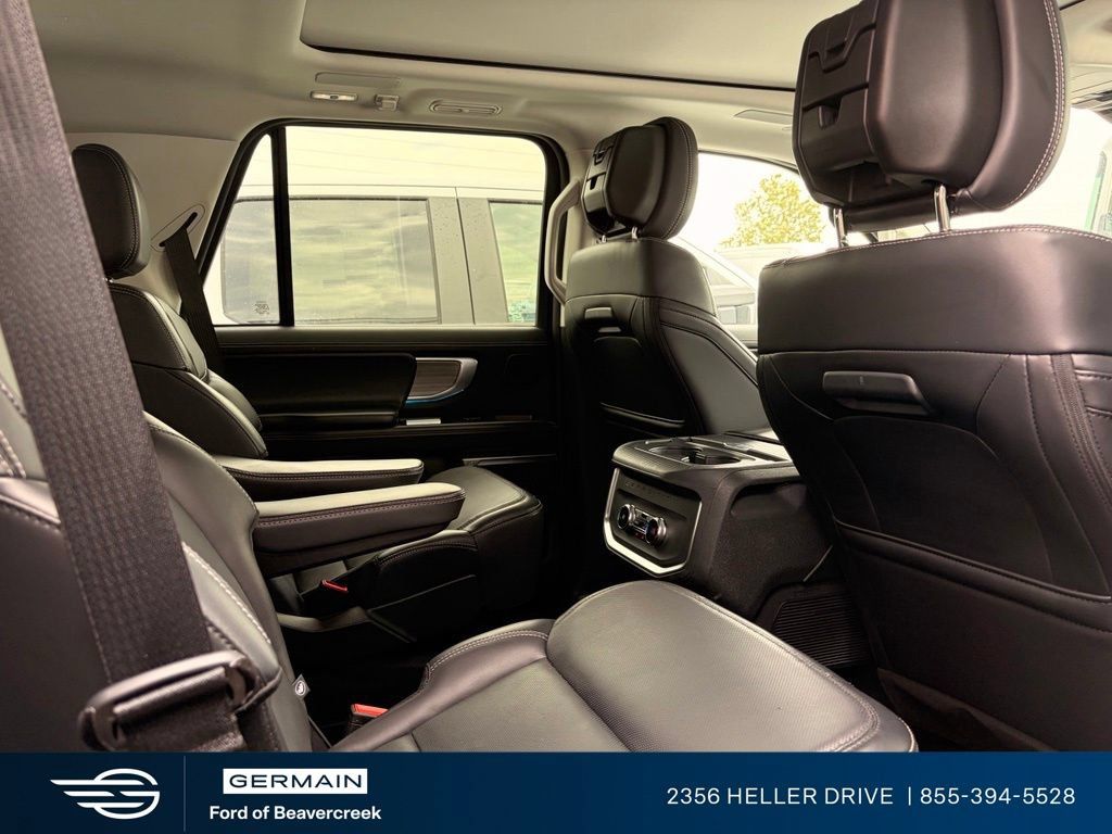 Used 2026 Ford Expedition Platinum w/ Driver's Package AWD/4WD image 5