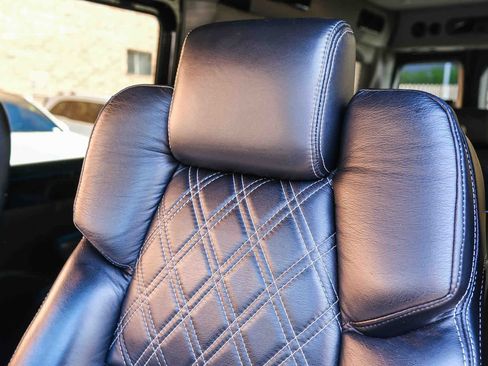 Used 2020 Mercedes-Benz Sprinter 3500 w/ Windows All Around Package image 33