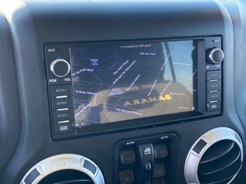 Used 2014 Jeep Wrangler Unlimited Sahara w/ Max Tow Package image 10