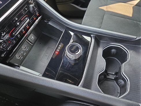 Used 2025 Jeep Grand Cherokee L Altitude image 25