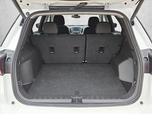 Used 2024 Chevrolet Equinox LT FWD image 12